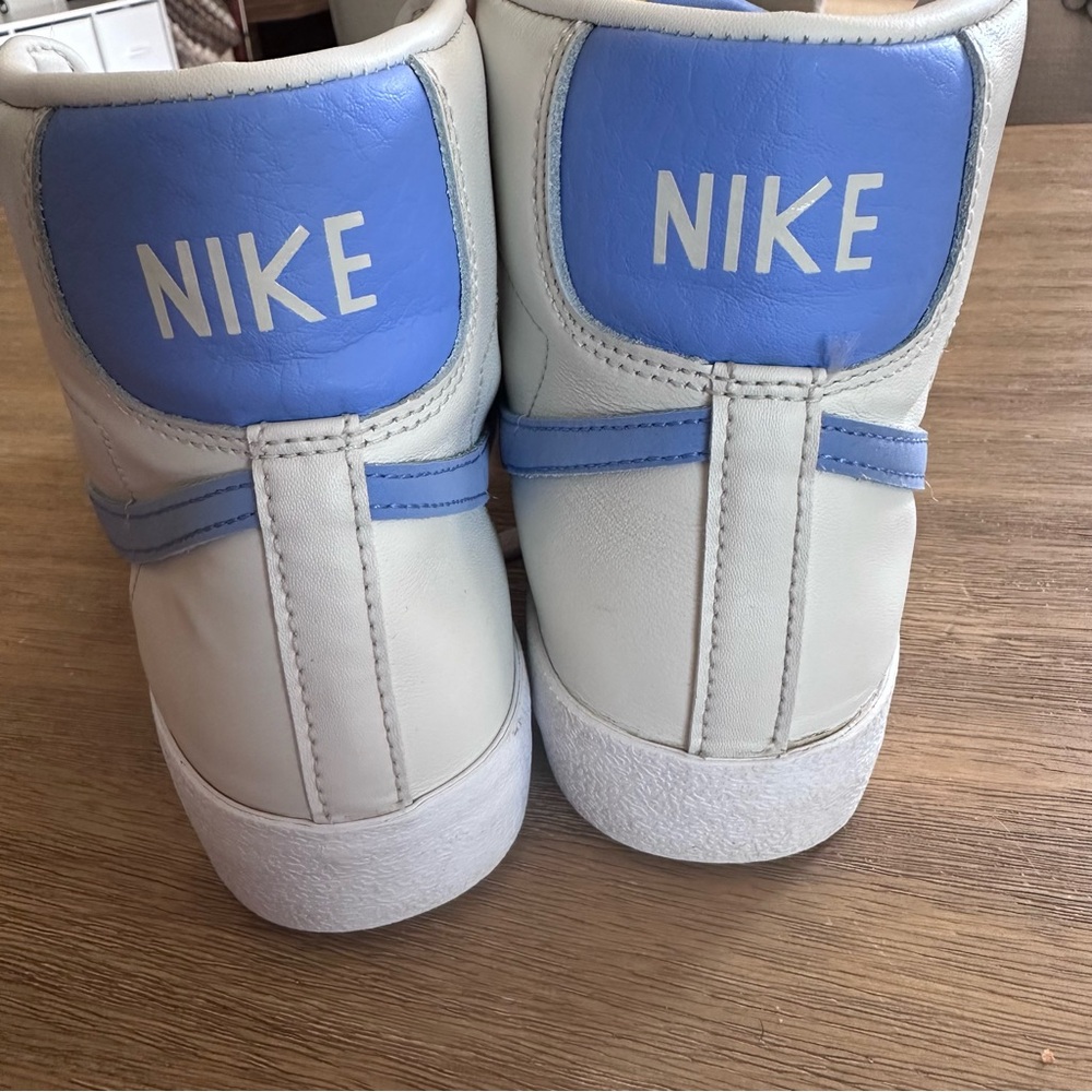 Nike White Blazers - Picture 4 of 9